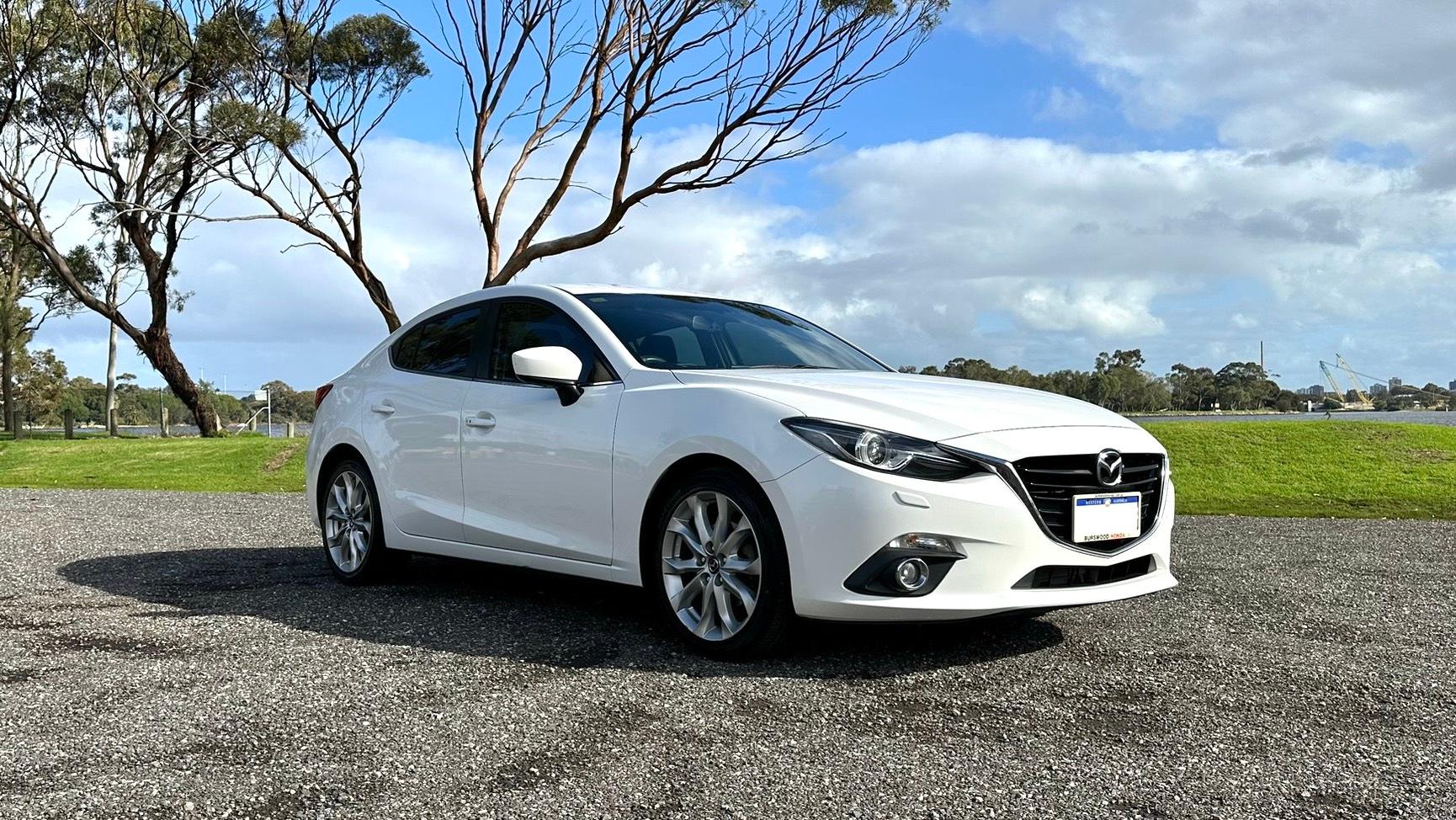 Mazda MAZDA3 2015 in 
