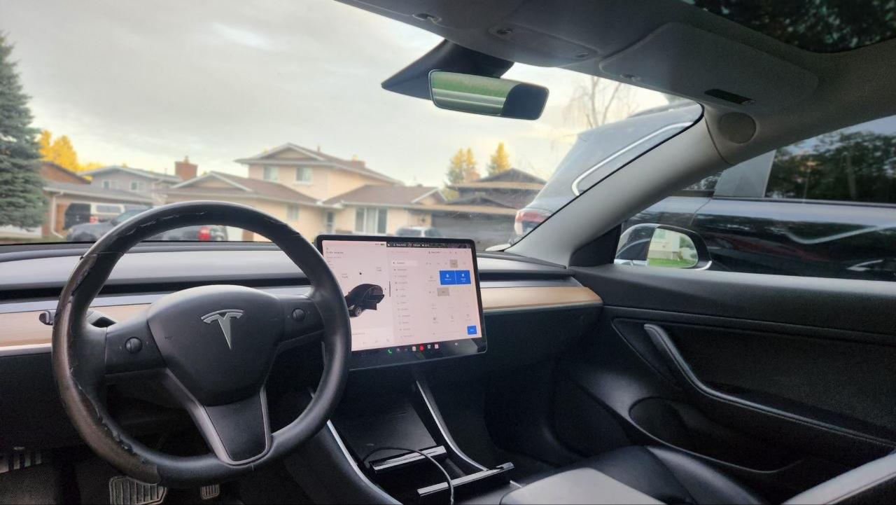 Tesla Model 3 2020 in Calgary, AB