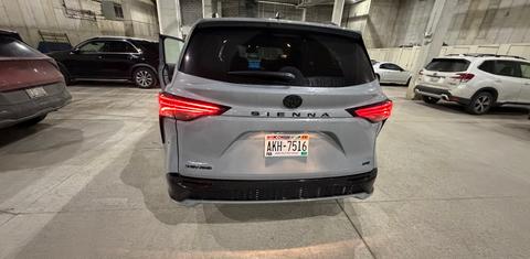 Toyota Sienna 2026