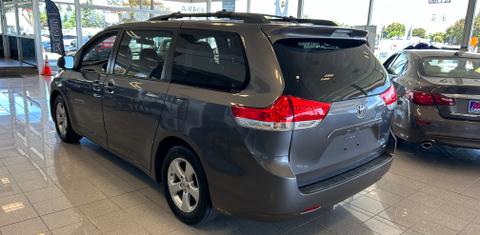Toyota Sienna 2012