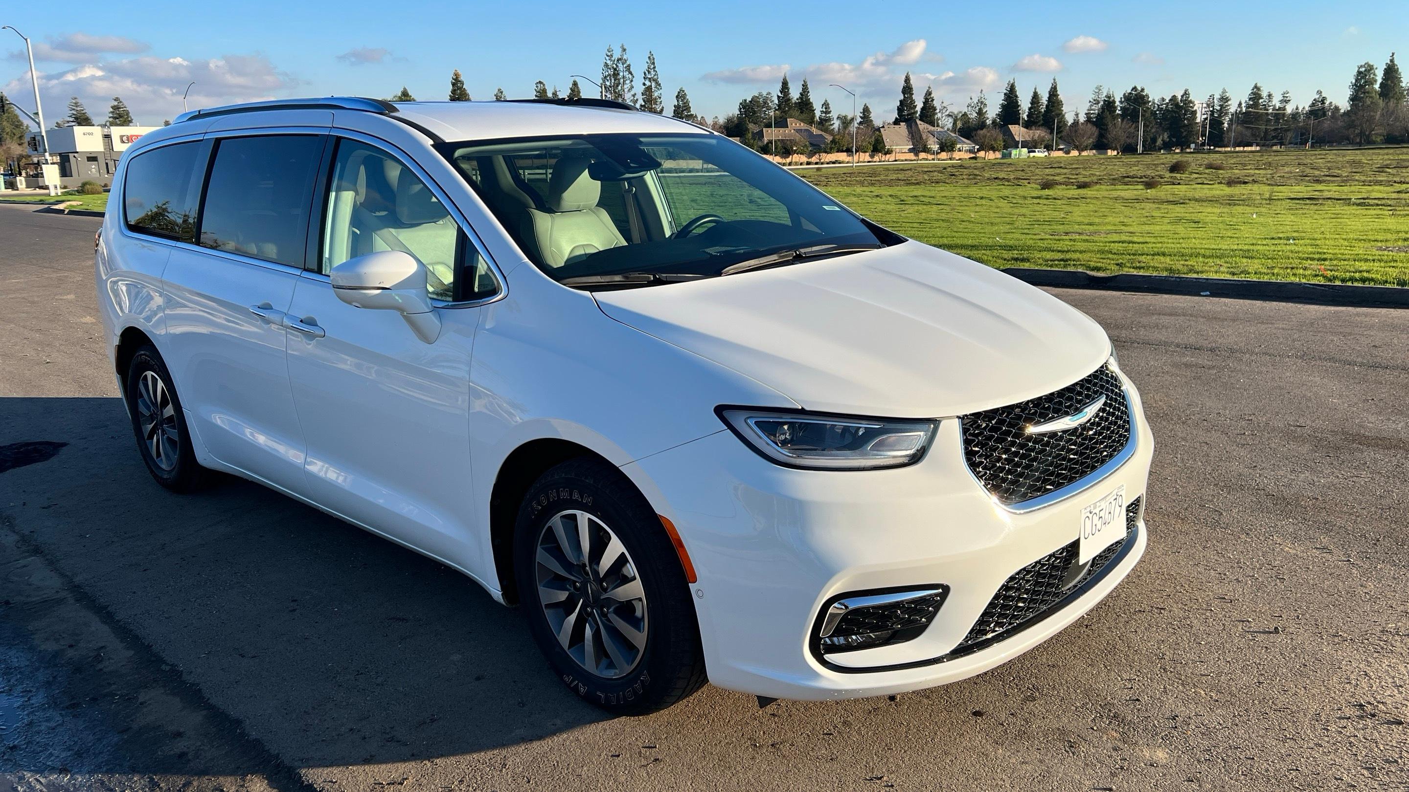 Chrysler Pacifica 2021 rental in Fresno, CA by Ruben C. | Turo