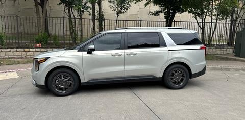 Kia Carnival Hybrid 2025