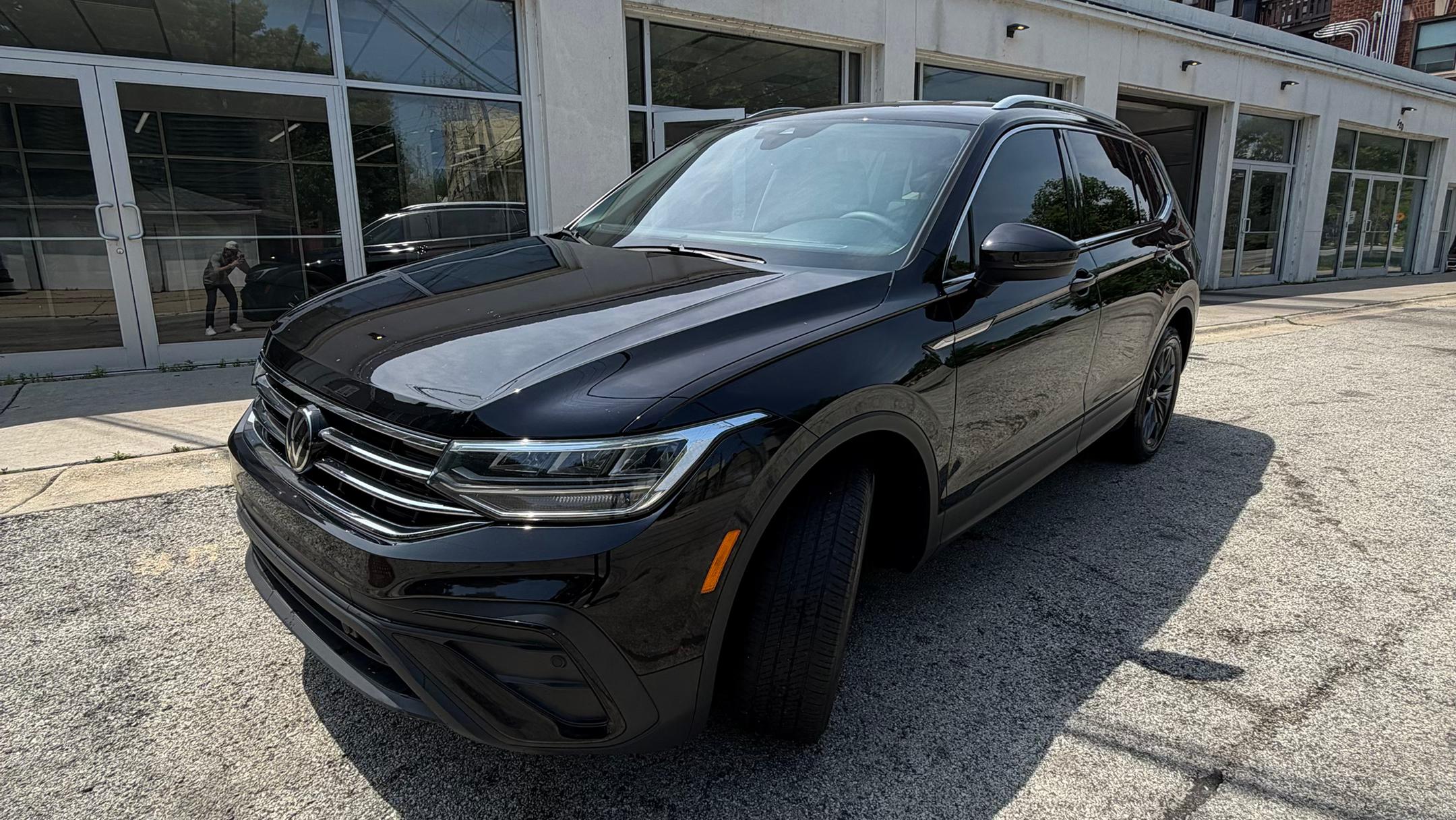 Volkswagen Tiguan 2024 in Chicago, IL