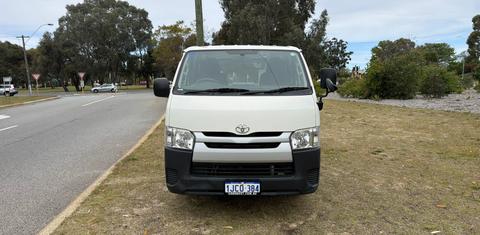 Toyota HIACE 2016