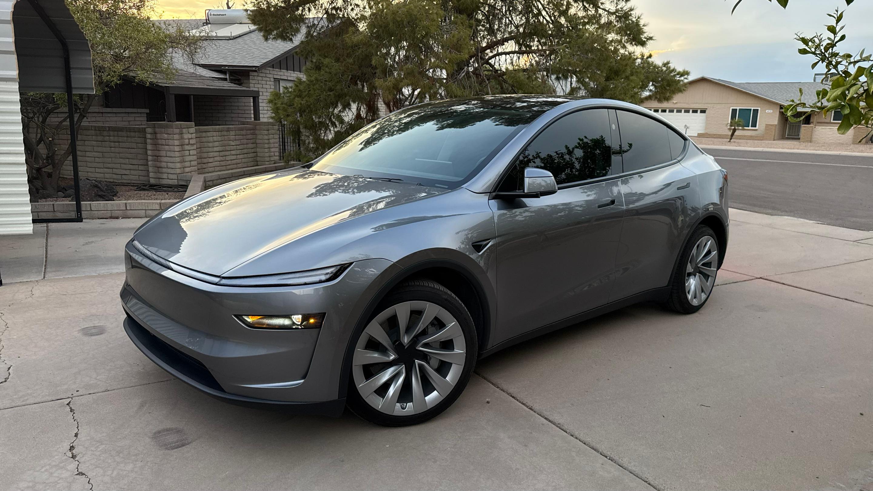 Tesla Model Y 2026 in Glendale, AZ
