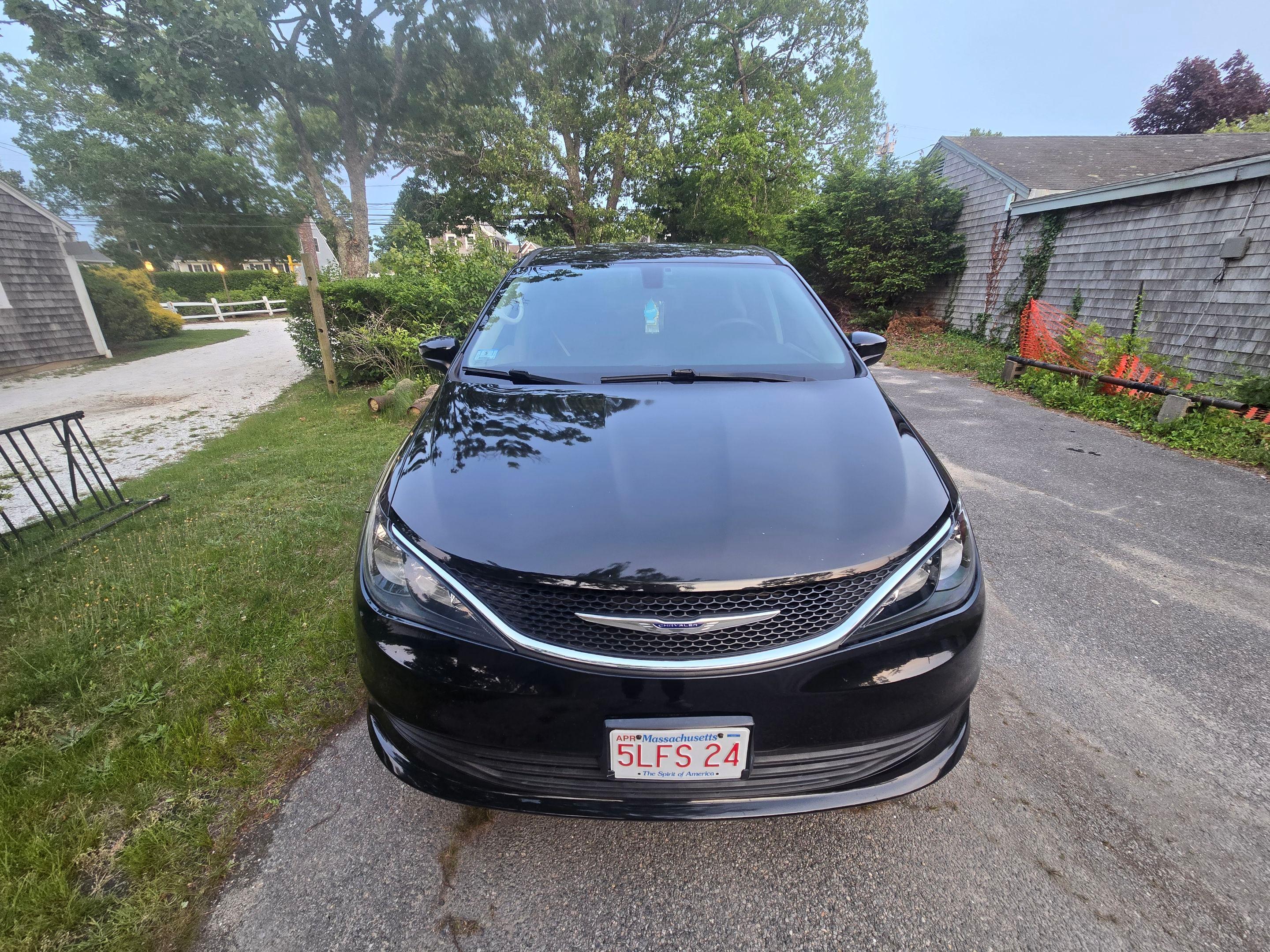 Chrysler Pacifica 2017 in Tisbury, MA