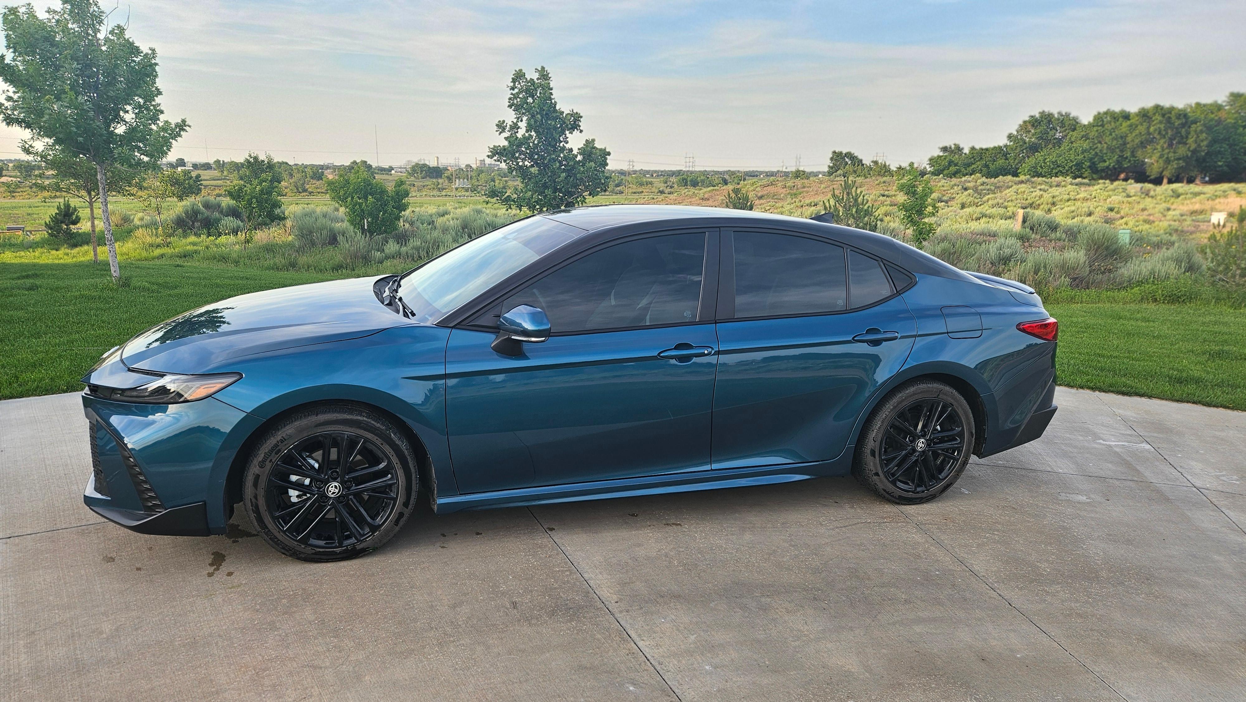 Toyota Camry Hybrid 2025 in Garden City, KS