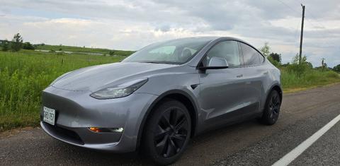 Tesla Model Y 2025