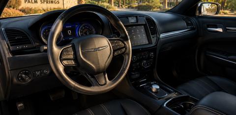 Chrysler 300 2022