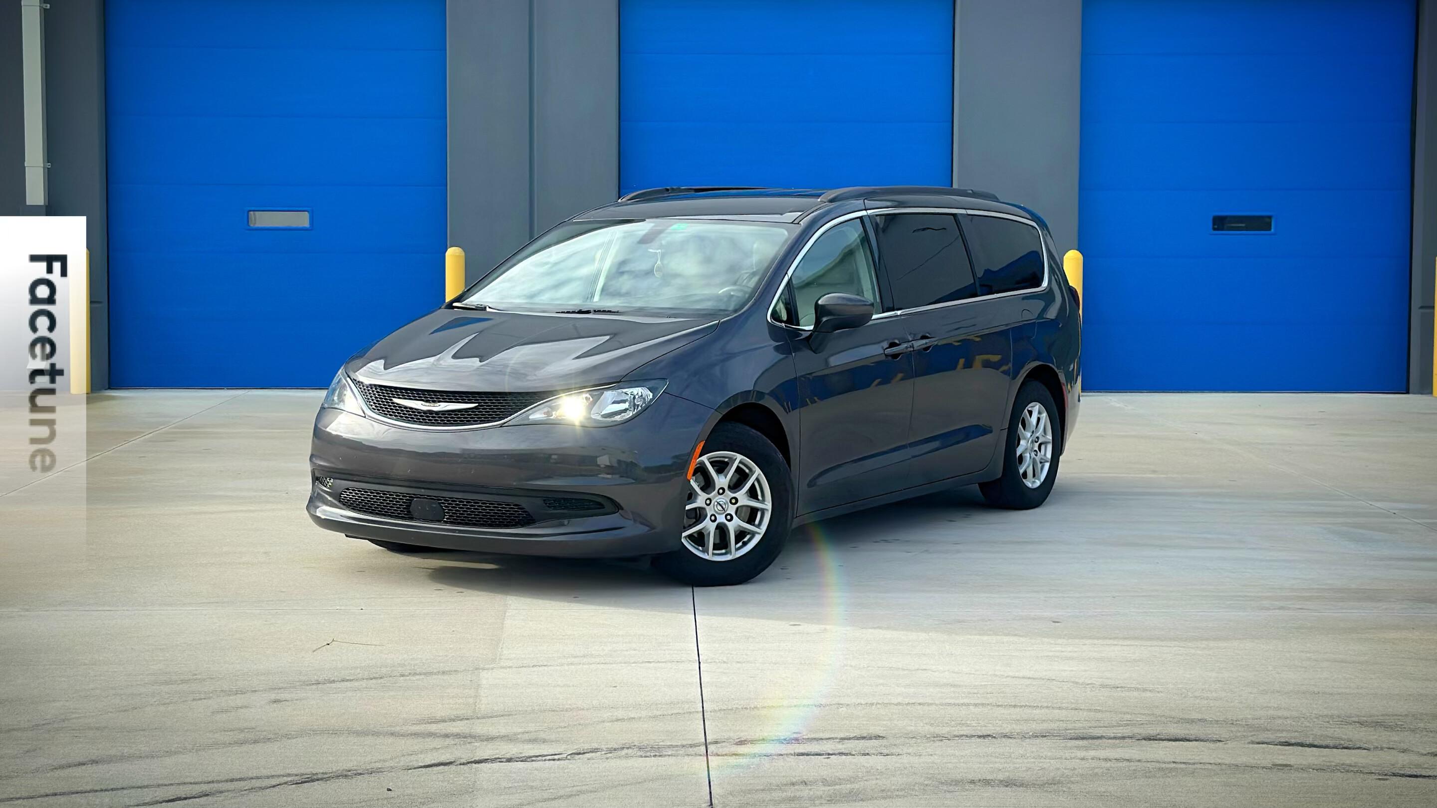 Chrysler Voyager 2021 in Orlando, FL