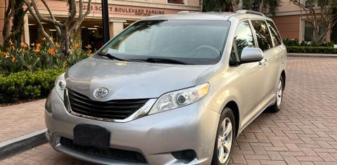 Toyota Sienna 2011