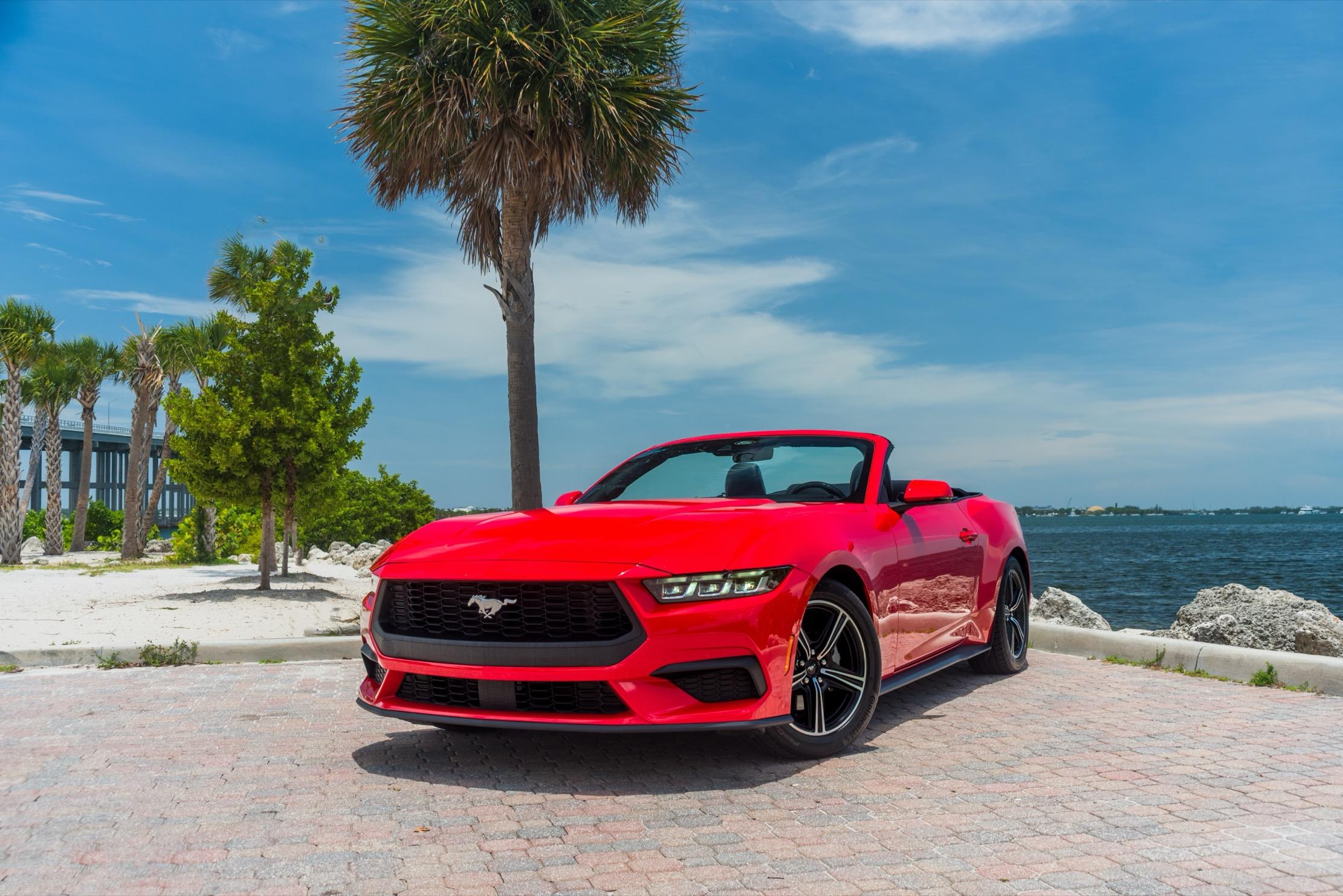 Ford Mustang 2024 in Hialeah, FL