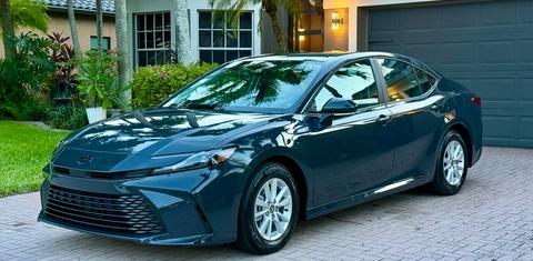 Toyota Camry Hybrid 2025
