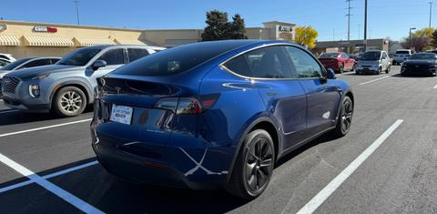Tesla Model Y 2025
