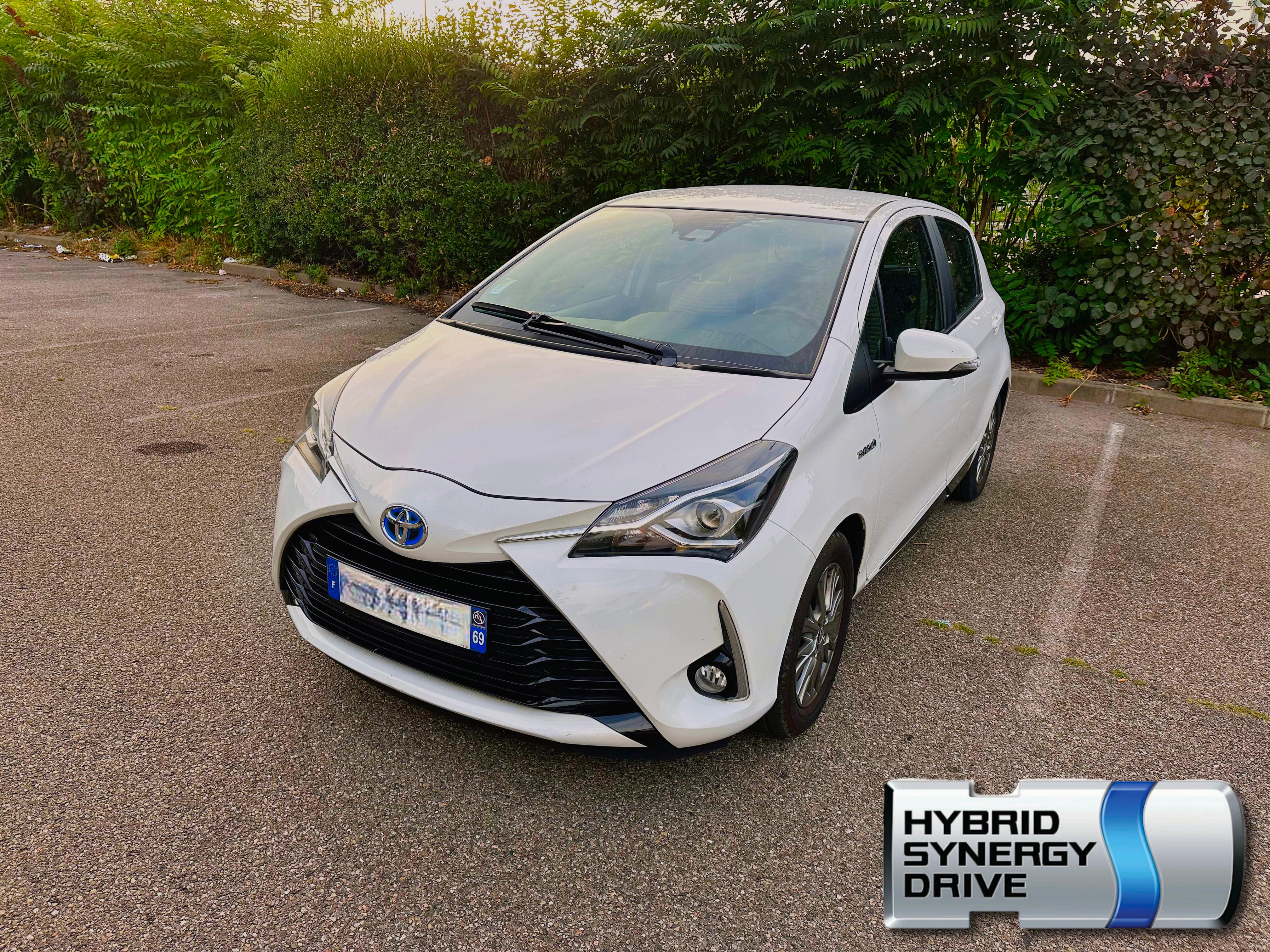 Toyota YARIS 2017 à Loire-sur-Rhône