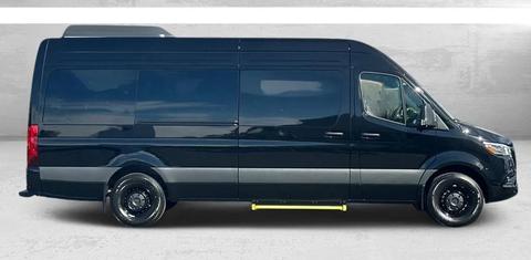 Mercedes-Benz Sprinter 2025