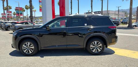 Nissan Pathfinder 2025