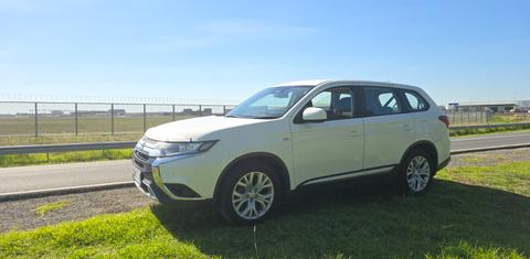 Mitsubishi OUTLANDER 2020