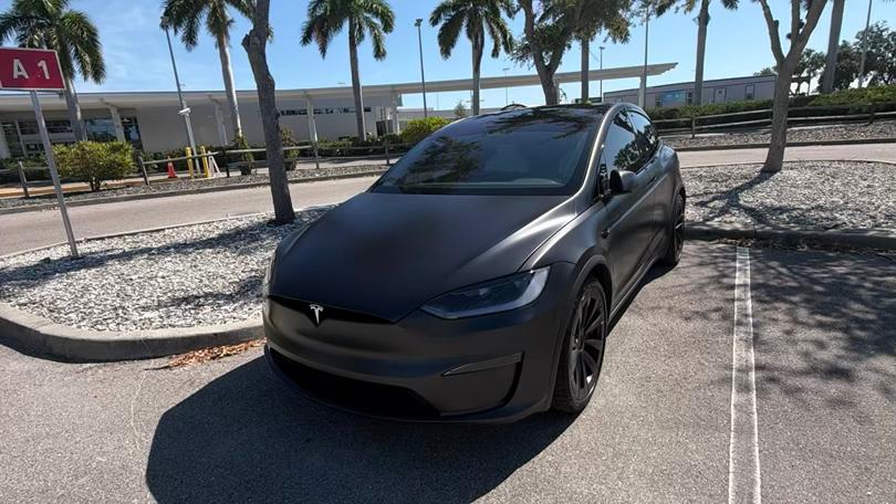 Tesla Model X 2023 in Sarasota, FL