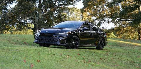Toyota Camry Hybrid 2025