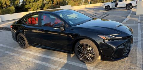 Toyota Camry Hybrid 2026