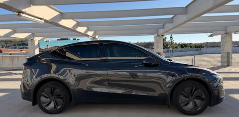 Tesla Model Y 2026