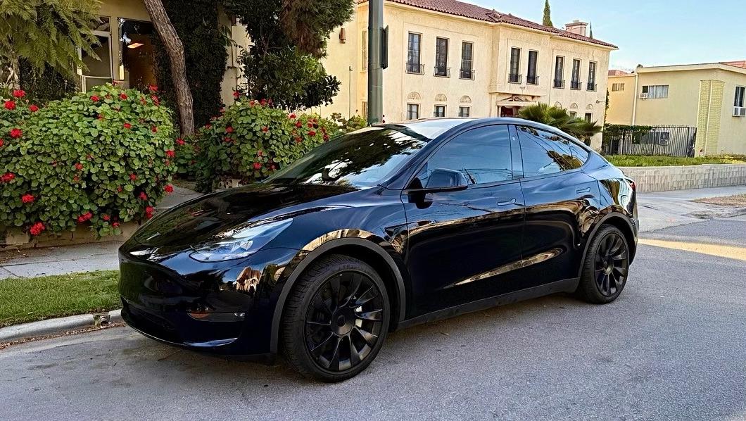 Tesla Model Y 2023 in 