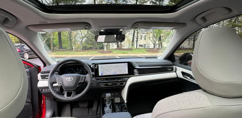 Toyota Camry Hybrid 2025