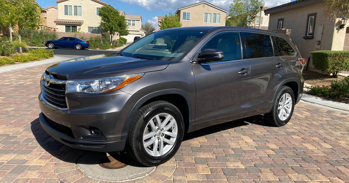 Toyota Highlander 2015 rental in Las Vegas, NV by Alison W. Turo