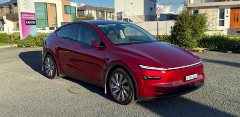 Tesla MODEL Y 2025