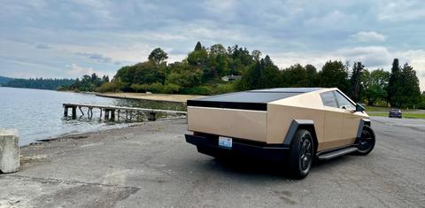 Tesla Cybertruck 2025