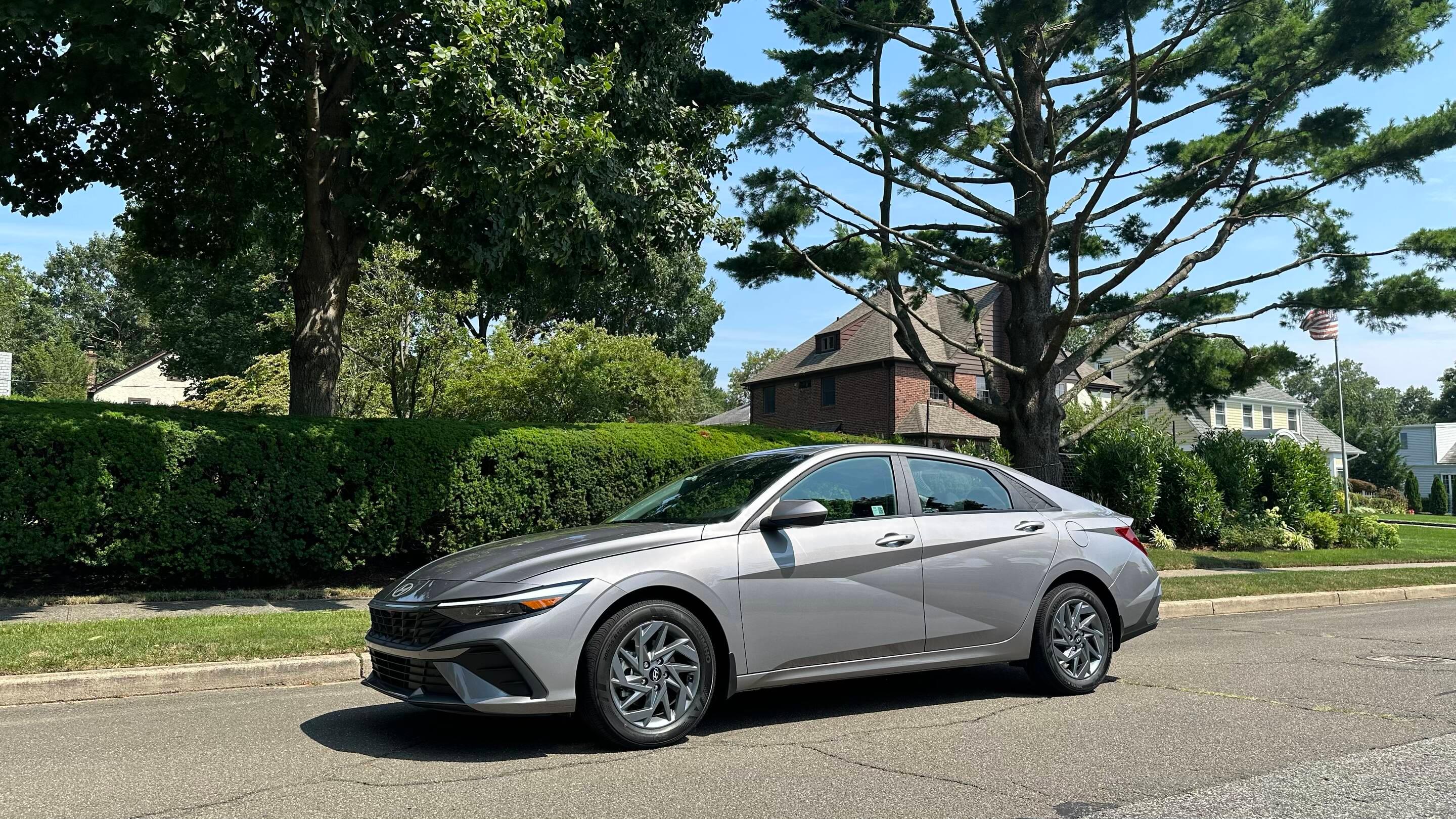 Hyundai Elantra 2024 in Garden City, NY
