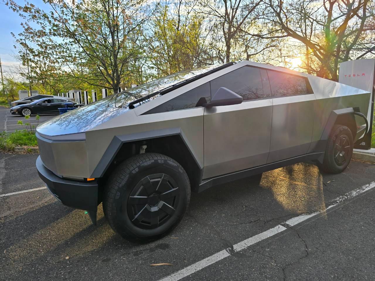 Tesla Cybertruck 2025 in 