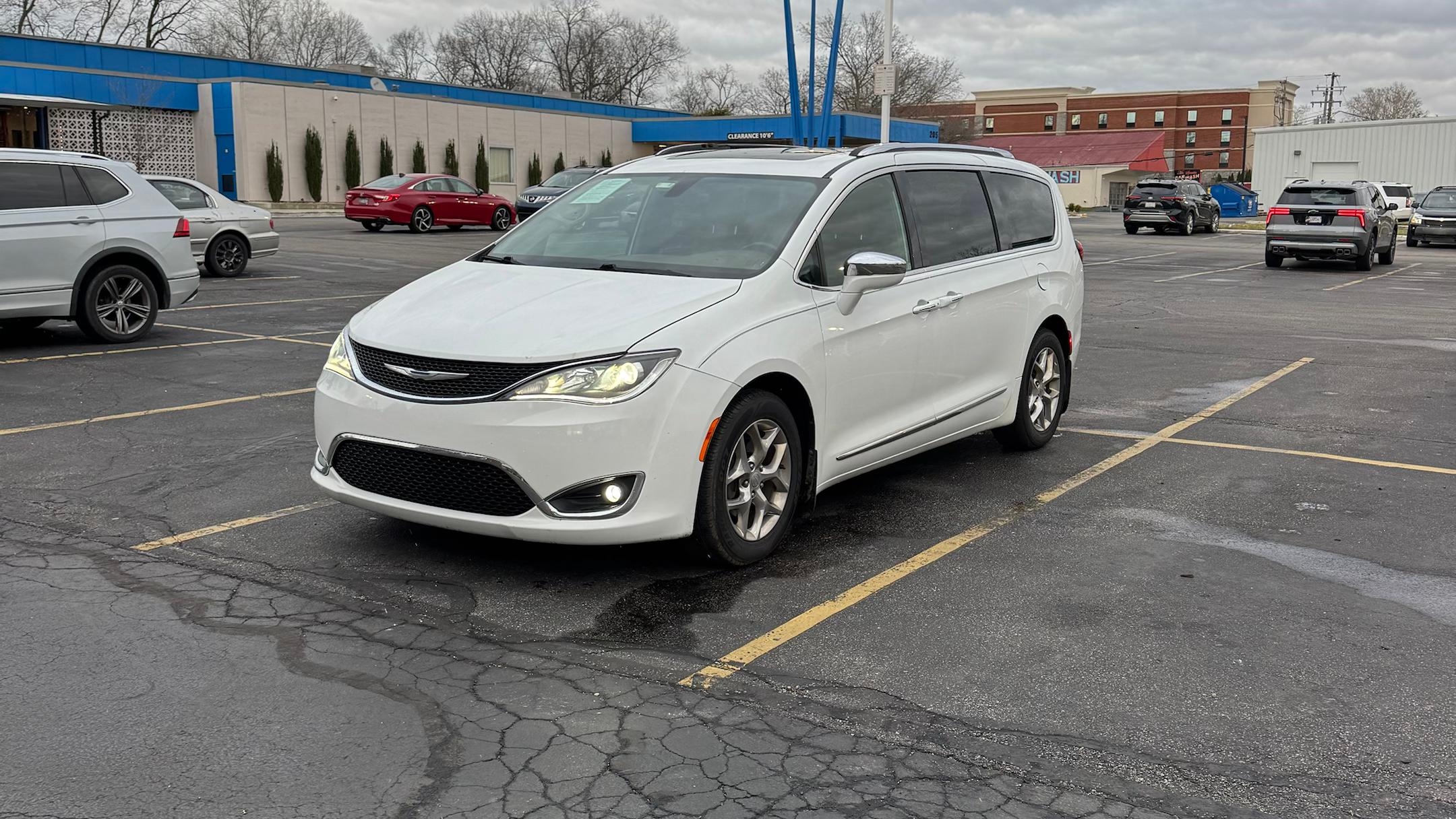 Chrysler Pacifica 2018 in Lexington, KY