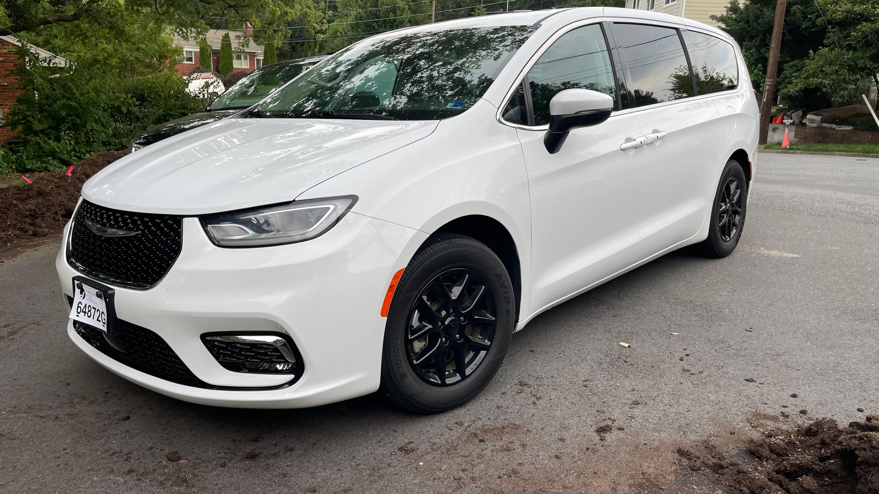 Chrysler Pacifica 2023 in Arlington, VA