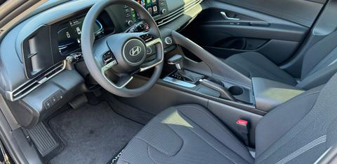 Hyundai Elantra 2025