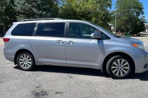 Toyota Sienna car