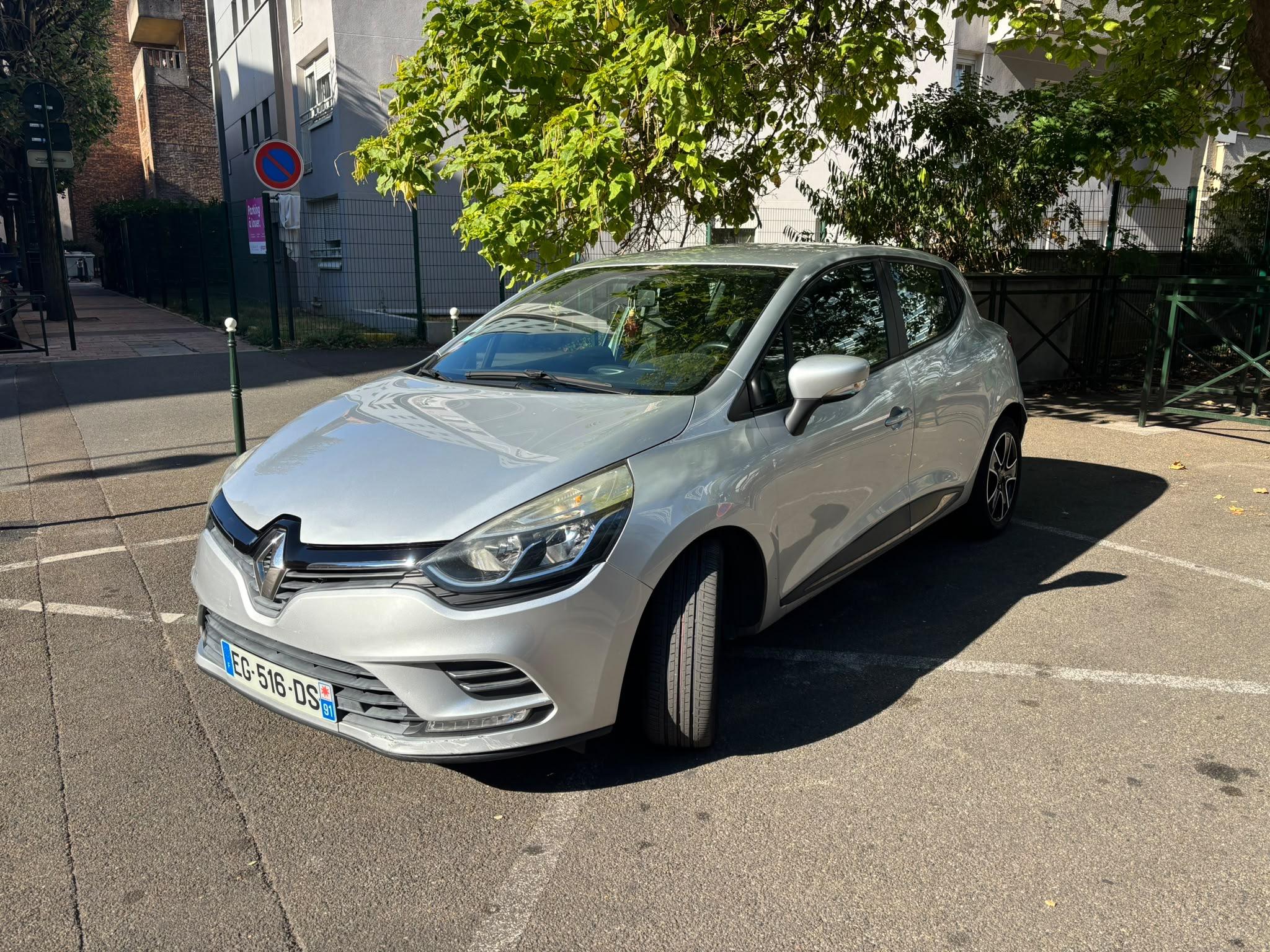 Renault CLIO IV 2016 à Puteaux