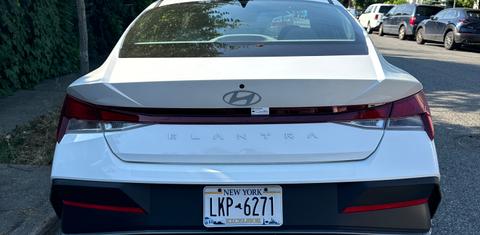 Hyundai Elantra 2024