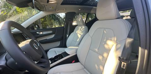 Volvo XC40 2026
