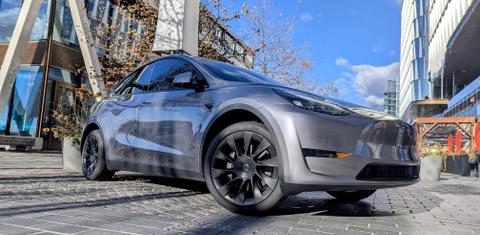 Tesla Model Y 2025