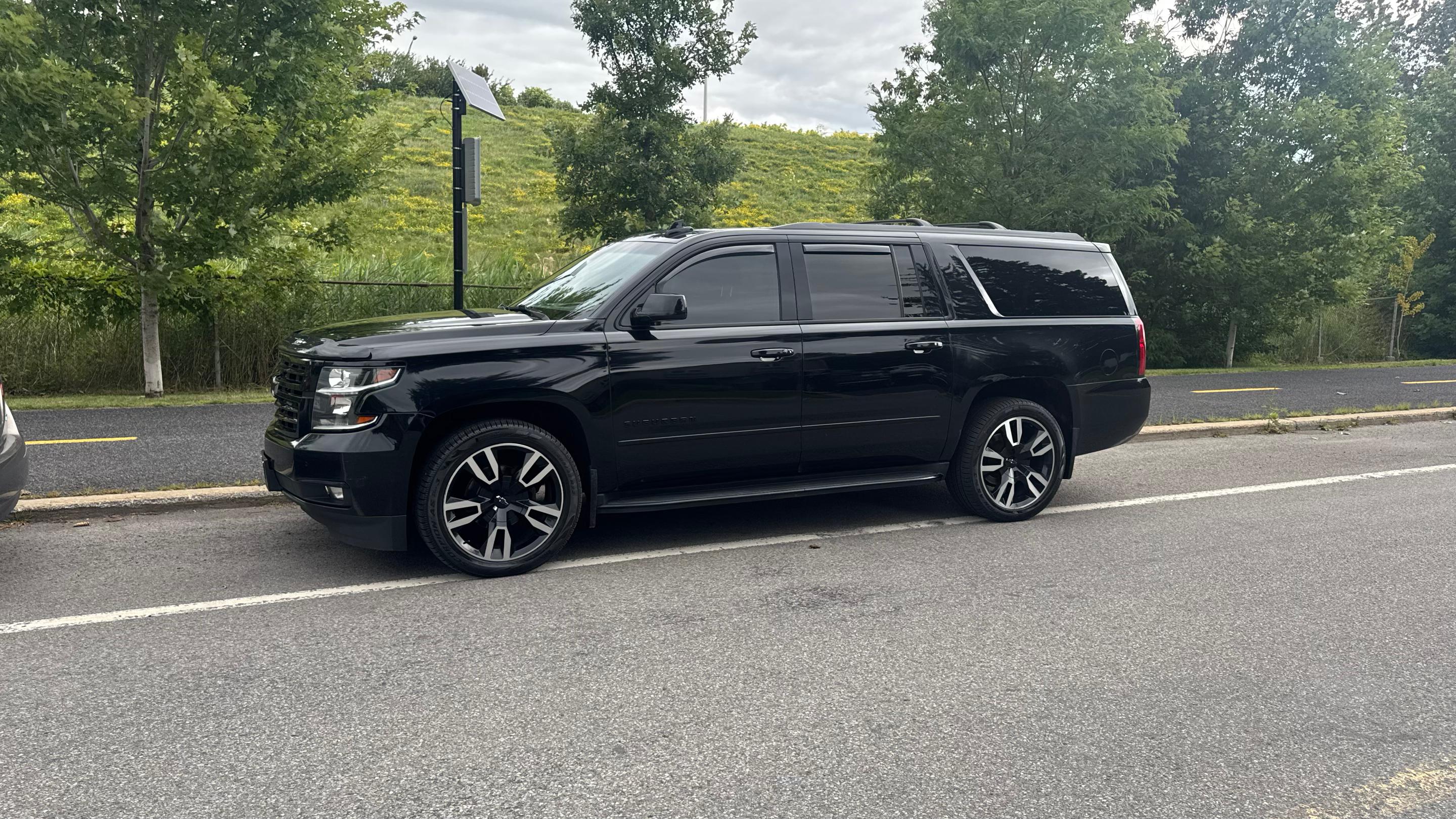 Chevrolet Suburban 2018 in Brossard, QC