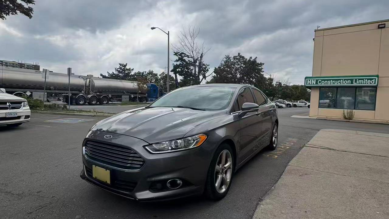 Ford Fusion 2013 à 