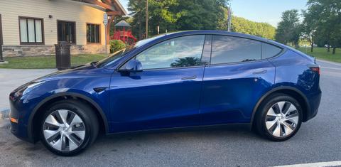 Tesla Model Y 2024