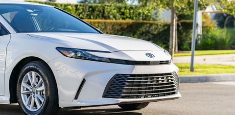 Toyota Camry Hybrid 2025