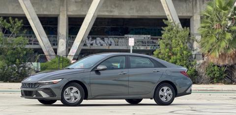Hyundai Elantra 2025
