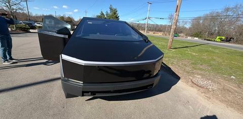 Tesla Cybertruck 2025
