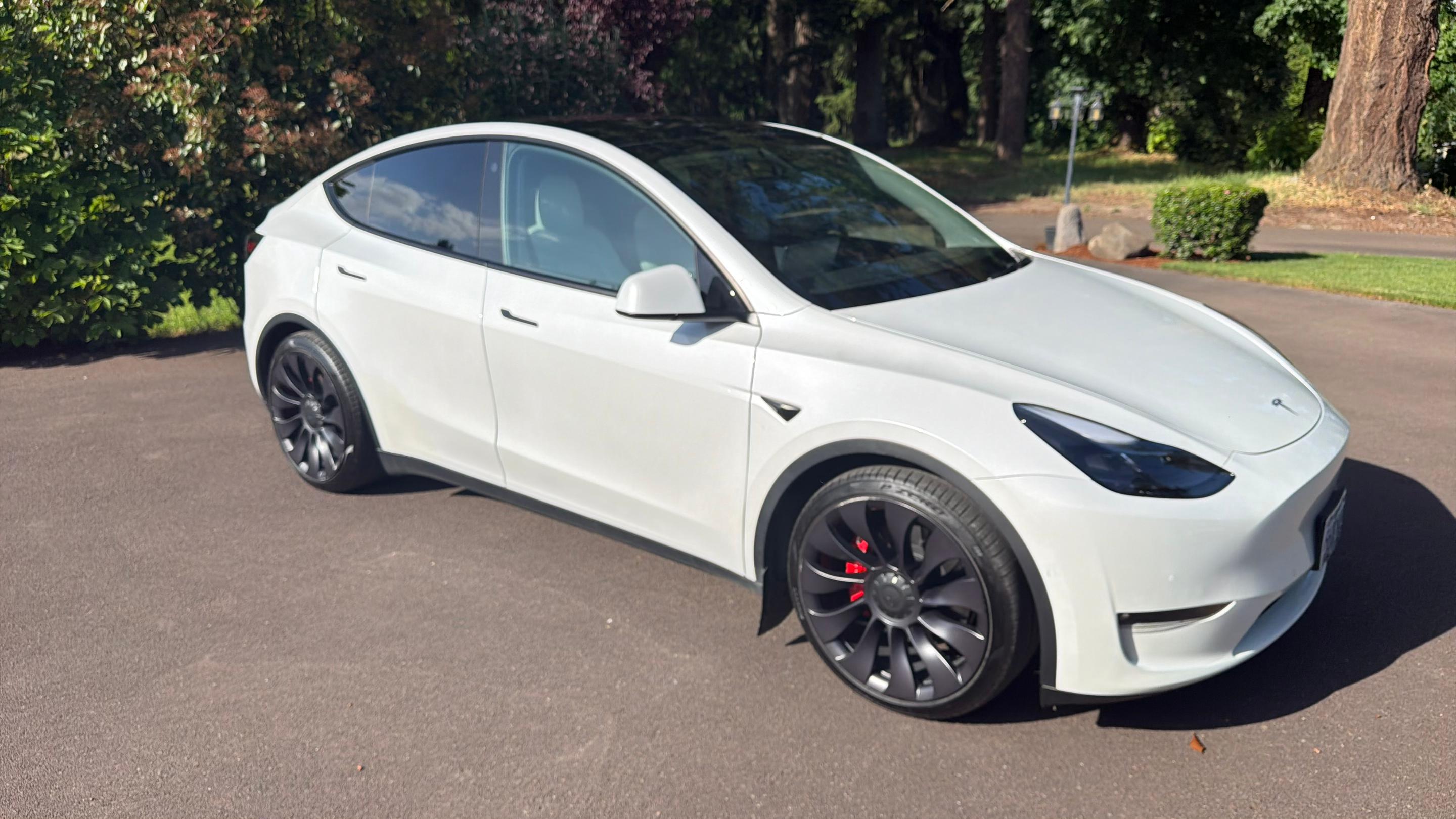 Tesla Model Y 2021 in Keizer, OR