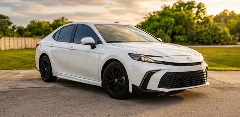 Toyota Camry Hybrid 2025