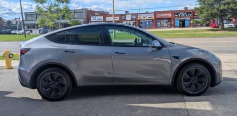 Tesla Model Y 2024